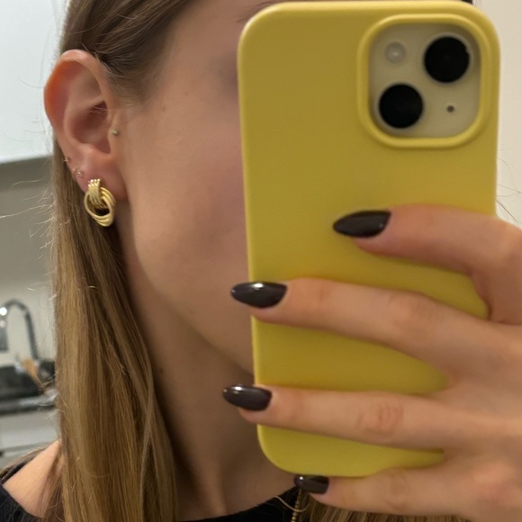 Chunky bold knot stud earrings gold - Picture 3 of 10